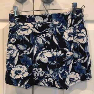 Abercrombie & Fitch Floral Skort